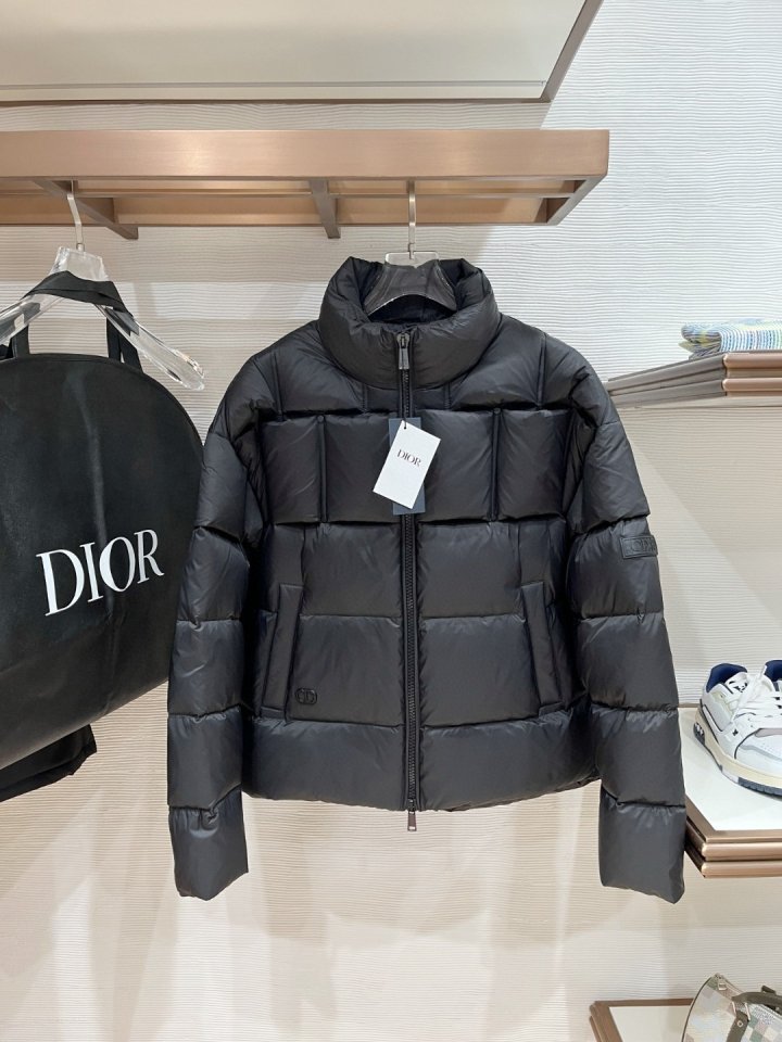 디올 Dior 블랙테크 필름 구스다운 패딩