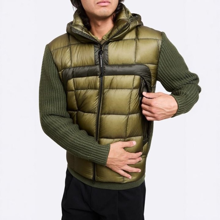 CP 컴퍼니 구스다운 니트패딩