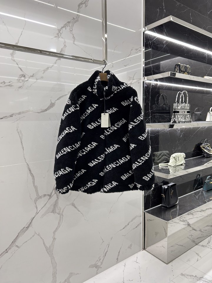 발렌시아가 로고퍼 집업자켓