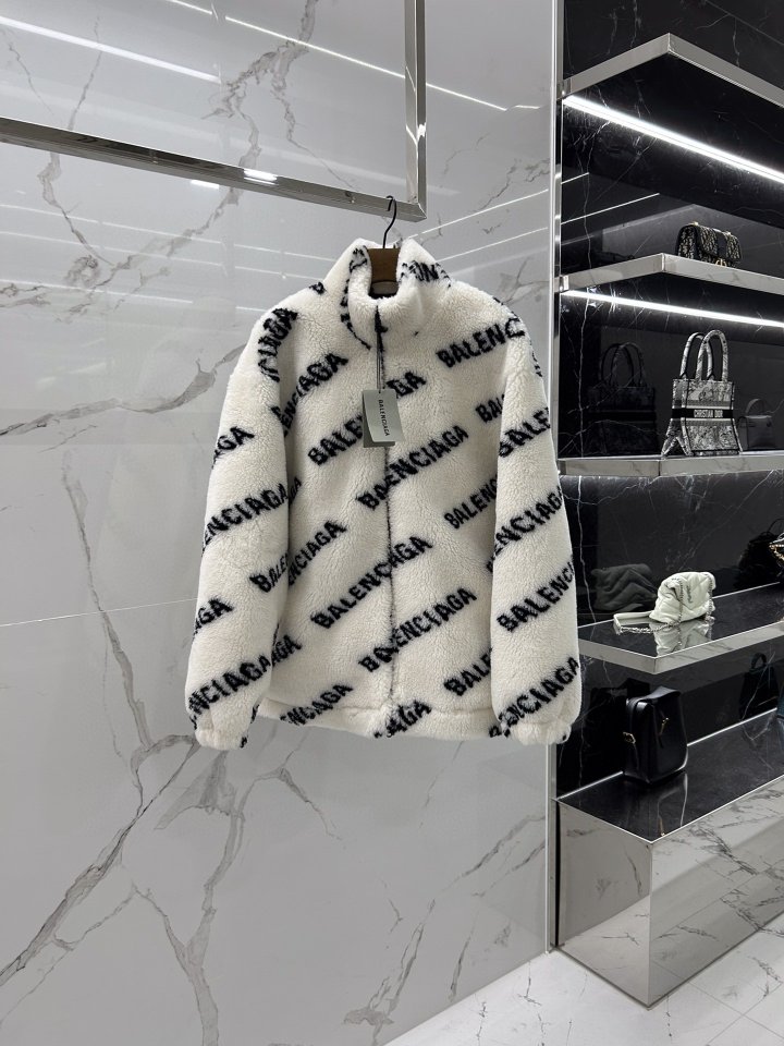 발렌시아가 로고퍼 집업자켓