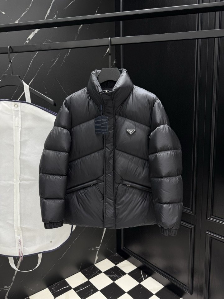 프라다 구스다운 패딩자켓 2025fw
