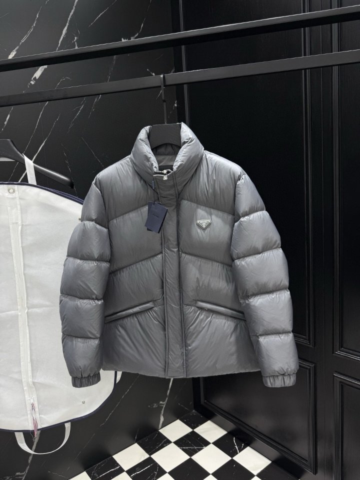 프라다 구스다운 패딩자켓 2025fw