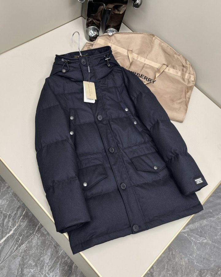 버버리 울·캐시미어 구스다운 미드패딩