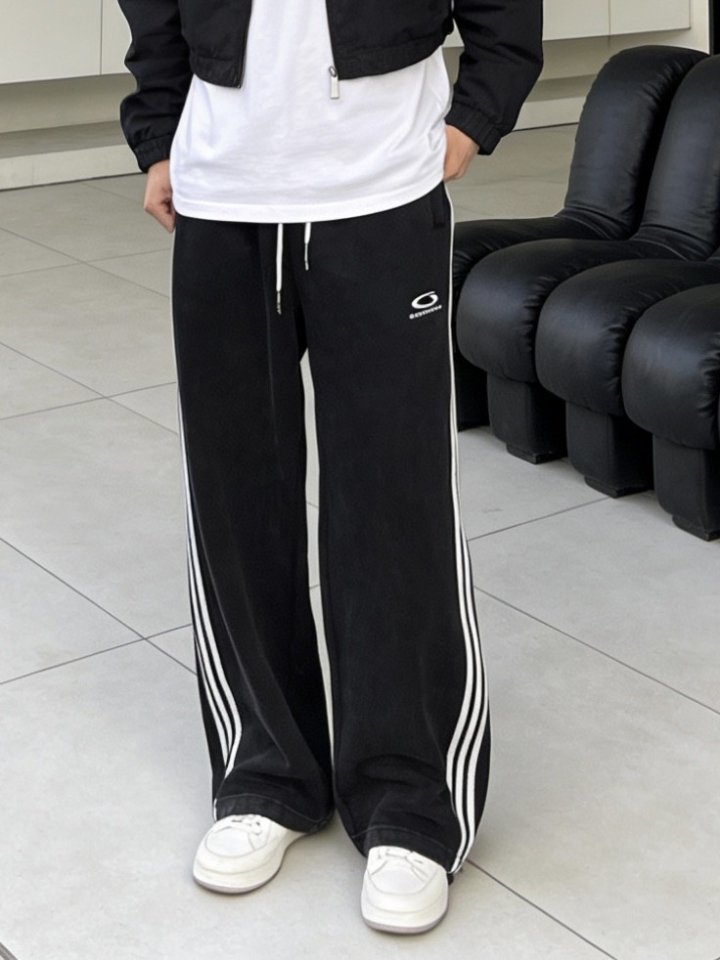 발렌시아가 26SS 스트레이트 롱팬츠