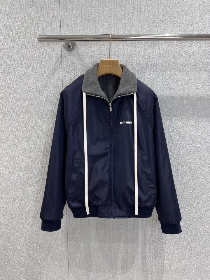 미우미우 레터 자수 양면 자켓