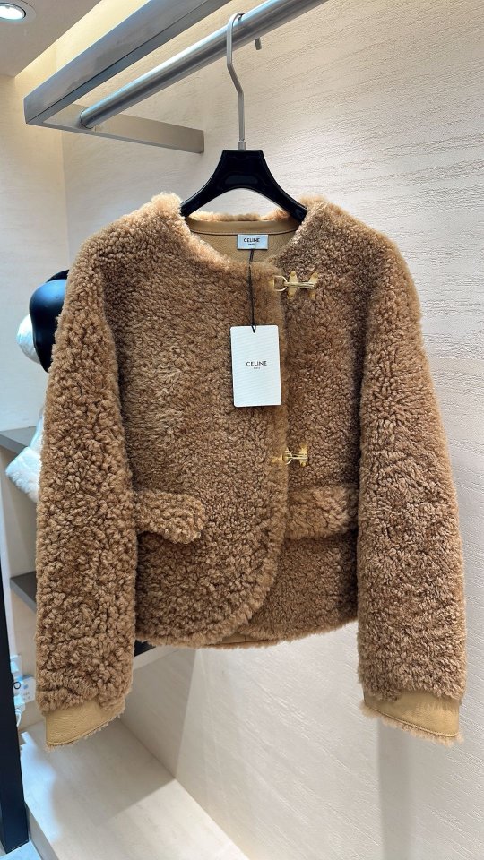 셀린느 양털 피모 일체 자켓