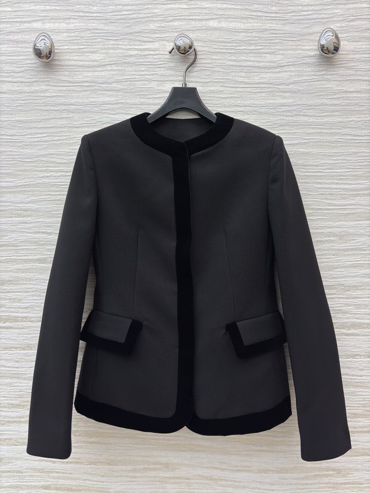 디올 라운드넥 벨벳 포인트 자켓