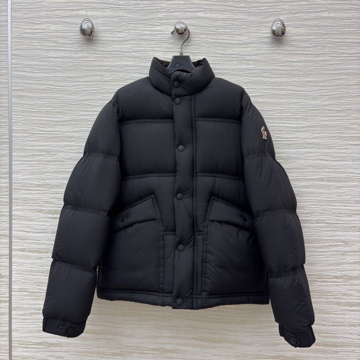 Mo 클래식 블랙 스탠드 다운 자켓