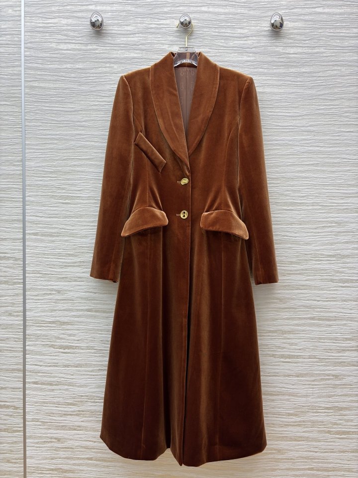 Sch 25FW 이형 버튼 벨벳 코트