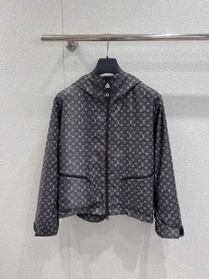 루이비통 모노그램 후드 바람막이