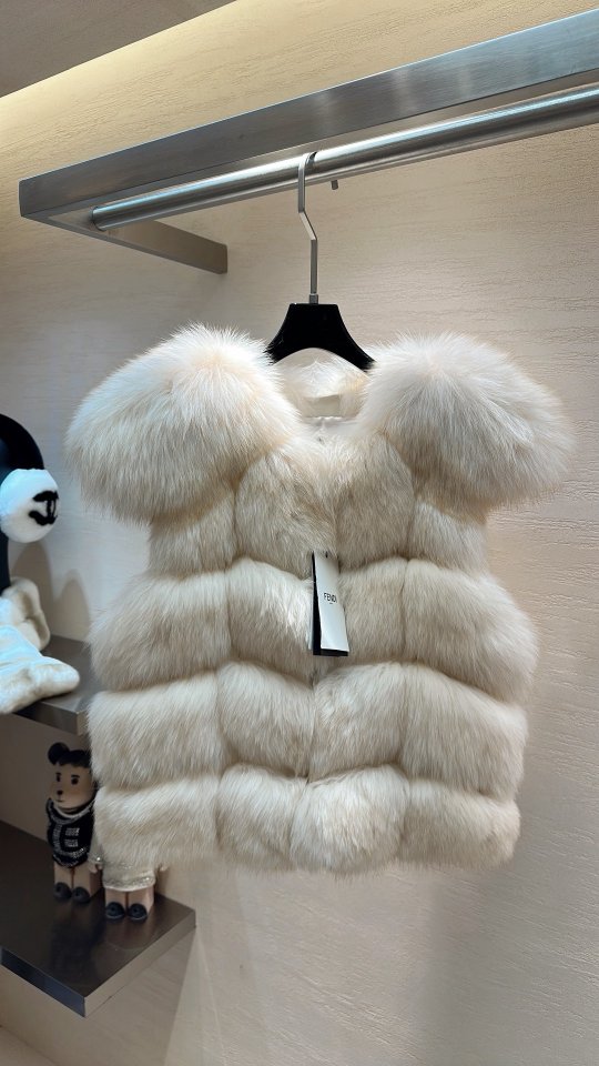 펜디 실버 폭스 퍼 베스트