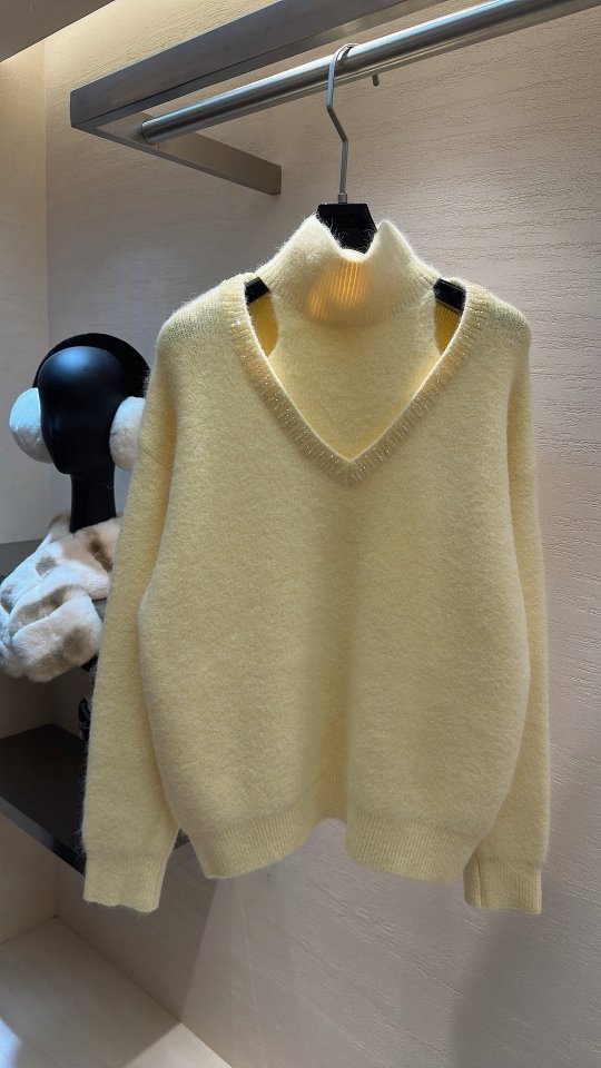 미우미우 라쿤 퍼 레이어드 니트 탑