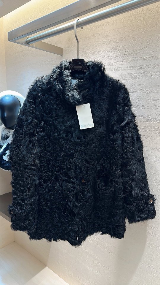 막스마라 블랙 램 퍼 미디 아우터