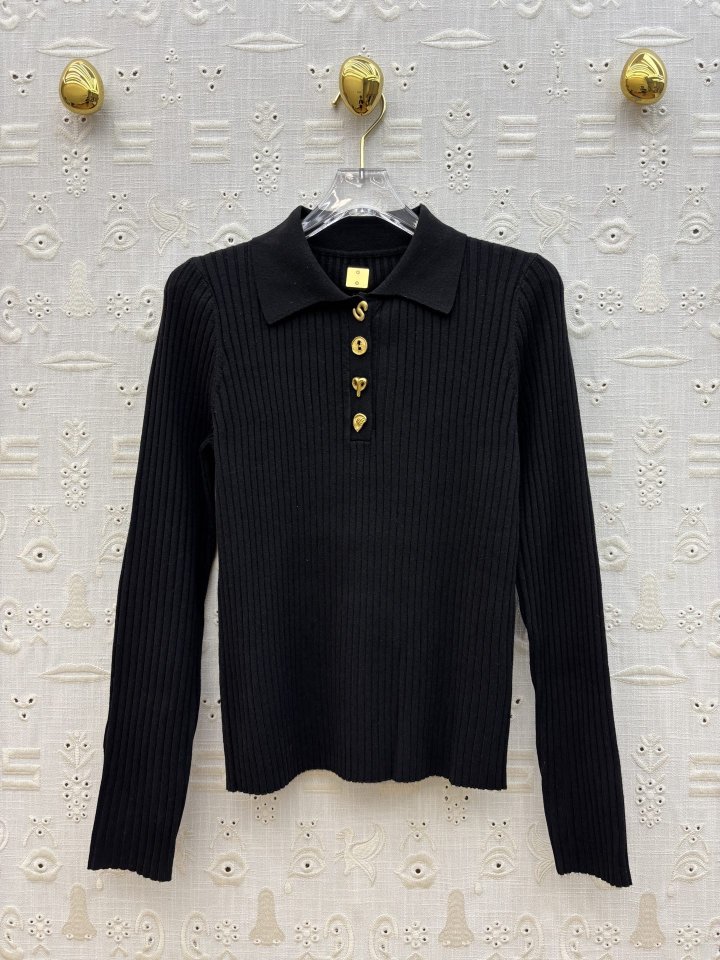 슈 하우스 2025 FW 이형 버튼 폴로넥 세로골 니트