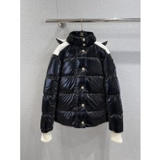 샤넬 25N 스키 시즌 블랙&화이트 후드 다운 재킷