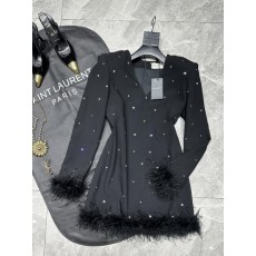 생로랑 스톤 장식 페더 트리밍 원피스