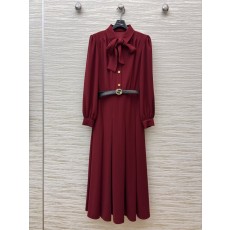 26년 이른봄 버건디 카라 원피스