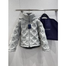 루이비통 그레이 모노그램 엠보 패딩