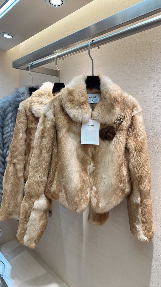 샤넬 여성 눈토끼퍼 크롭 자켓