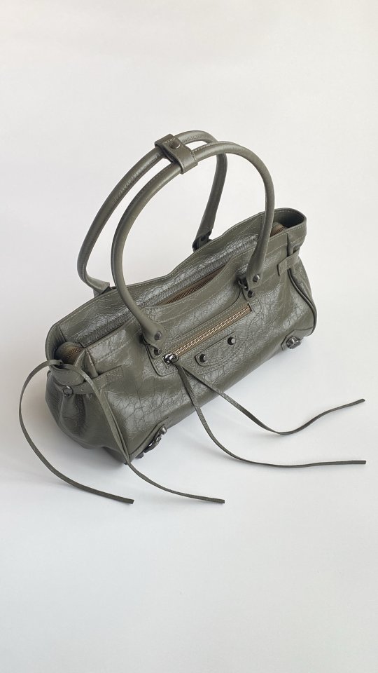 발렌시아가 파리세이야 레 시티 소프트룩스 숄더백