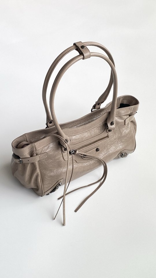 발렌시아가 파리세이야 레 시티 소프트룩스 숄더백