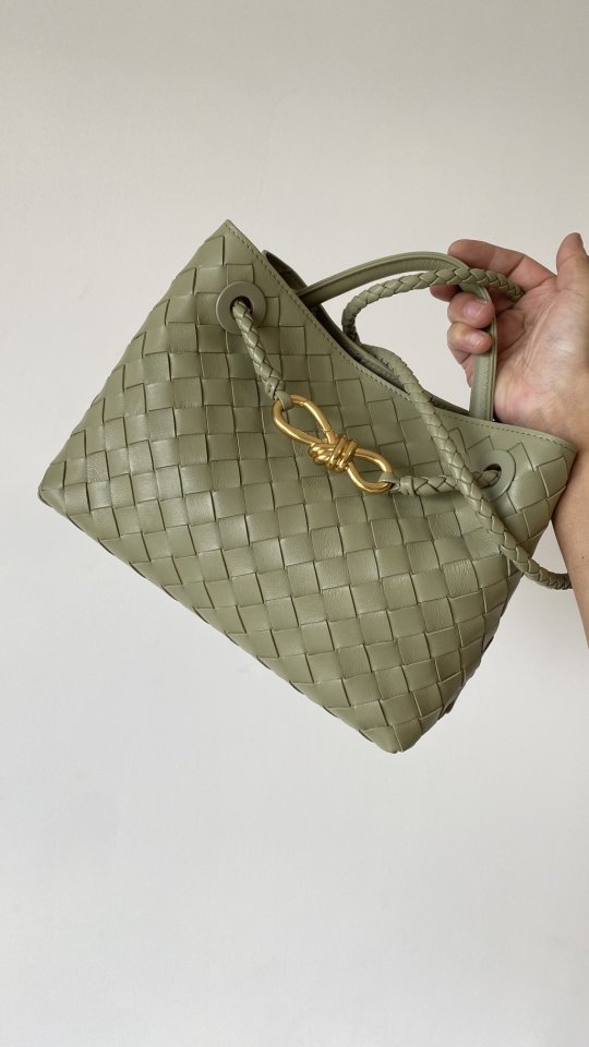 보테가 베네타 안디아모 스몰 수입 양가죽 위빙