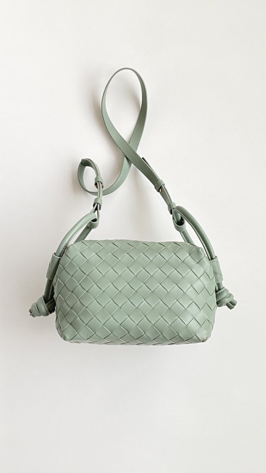 보테가 베네타 루프 크로스백 (소형)