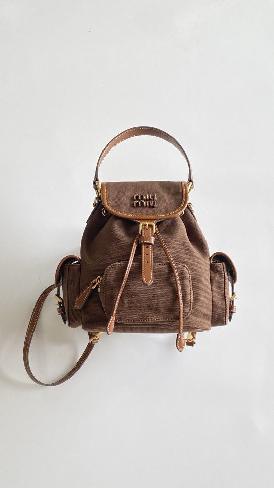 미우미우 25SS 패브릭 백팩 스몰