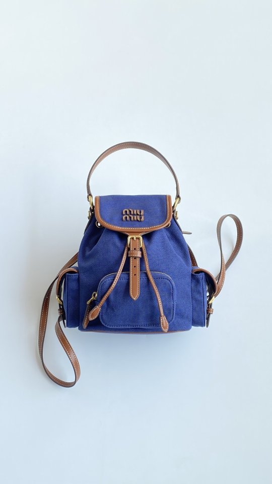 미우미우 25SS 패브릭 백팩 스몰