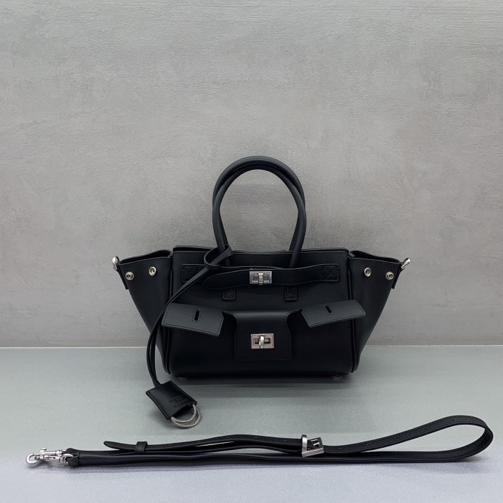 발렌시아가 벨 에어 미니 블랙