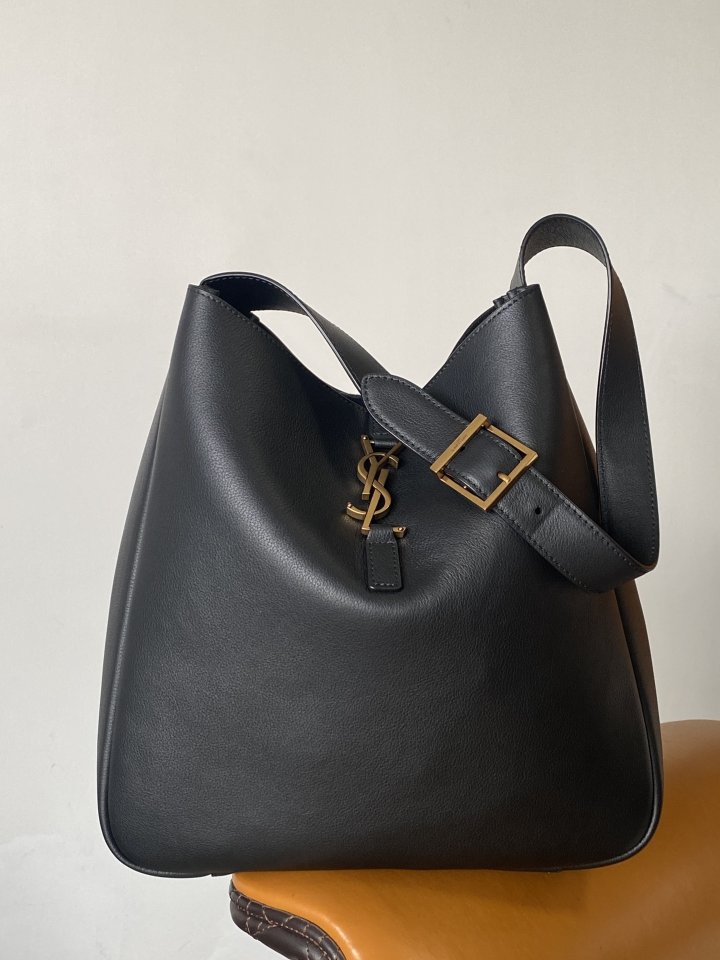 생로랑 LE 5 À 7 호보백 (대형)