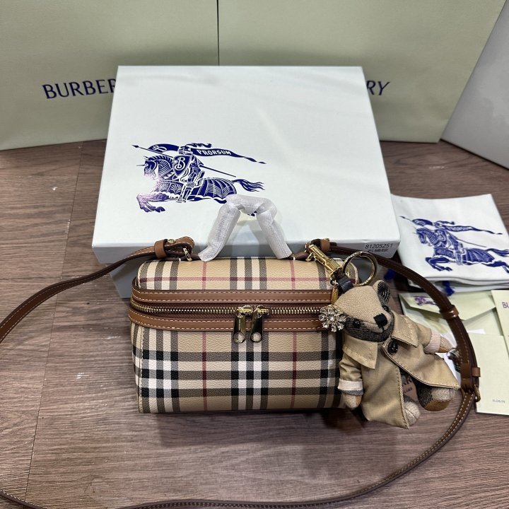 버버리 체크 바니티 미니 백