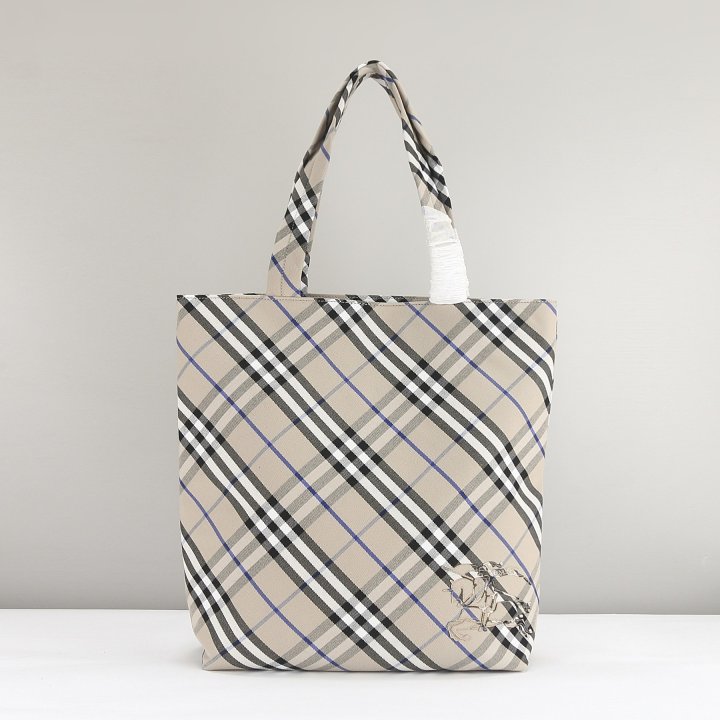 버버리 클래식 체크 와이드 토트백
