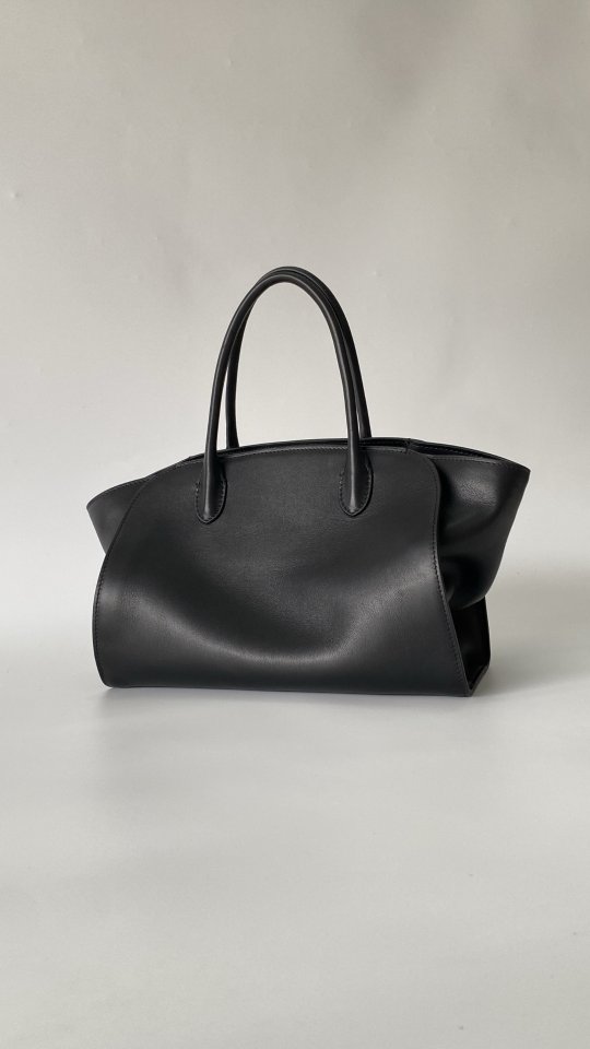 더 로우 말로 12 토트백