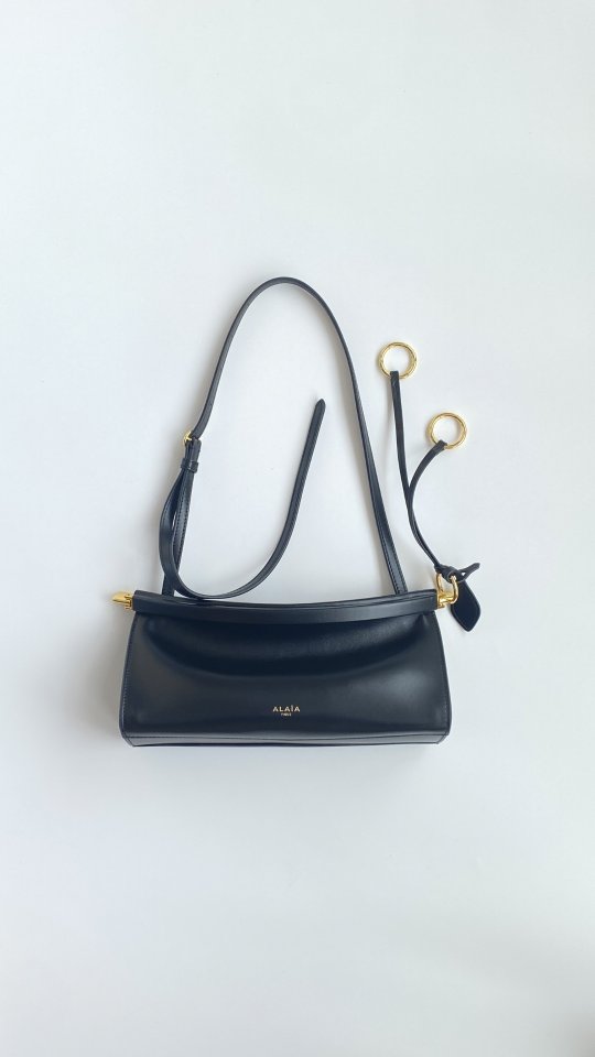 알라이아 르 클릭 스몰 숄더백