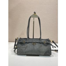 프라다 루스솔프 스웨이드 숄더백 (차콜 그레이)