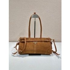 프라다 루스솔프 스웨이드 숄더백