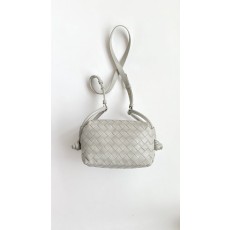 보테가 베네타 루프 크로스백 (소형)