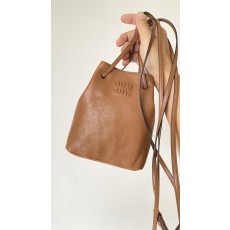 미우미우 신형 미니 버킷백