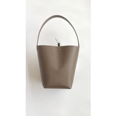 더 로우 미디엄 버킷백