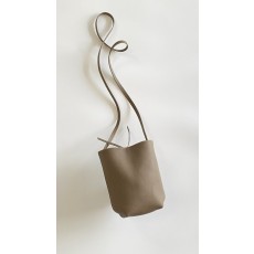 The Row N/S Park 작은 버킷백