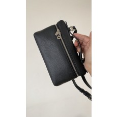 로로피아나 LP 스몰 크로스백 (19cm)