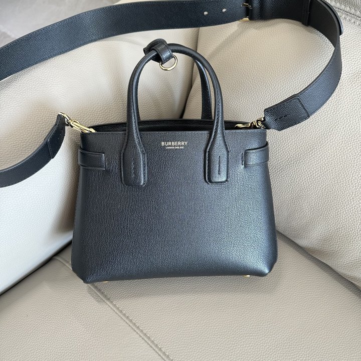 버버리 배너 토트백