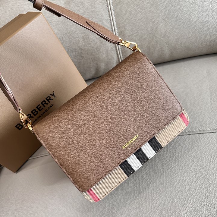 버버리 체크 크로스백 와이드 스트랩