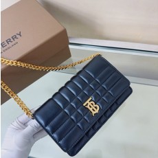버버리 TB 램스킨 체인 클러치백
