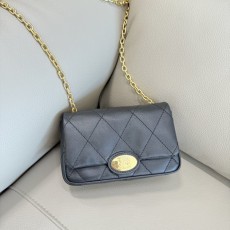 버버리 스트랜드 퀼팅 체인 클러치백