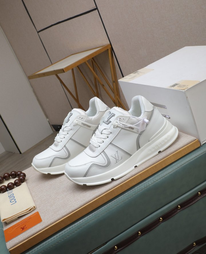 루이비통 남성 스니커즈