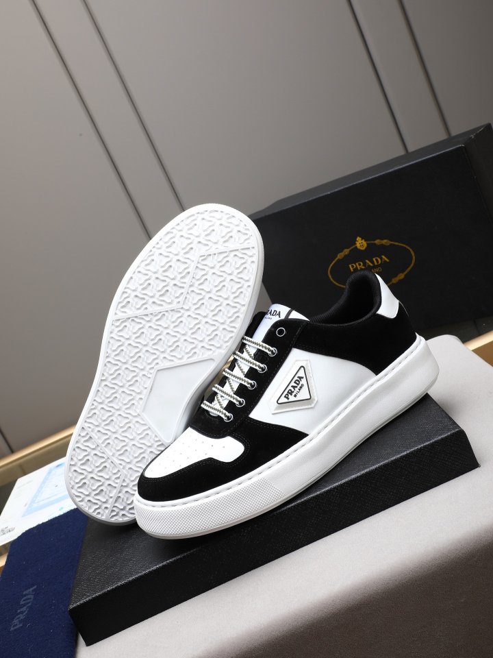 프라다 남성 스니커즈
