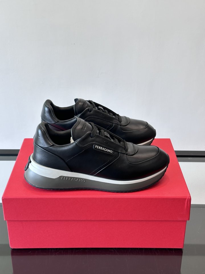 페라가모 남성 스니커즈