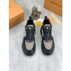 루이비통 하이탑 스니커즈